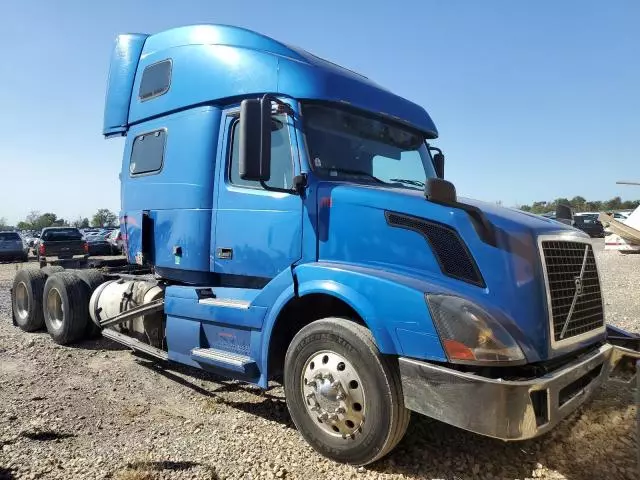 2010 Volvo VN VNL