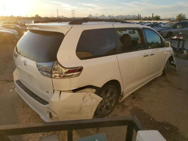 2017 Toyota Sienna SE