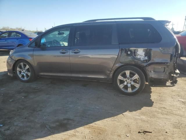 2012 Toyota Sienna Sport