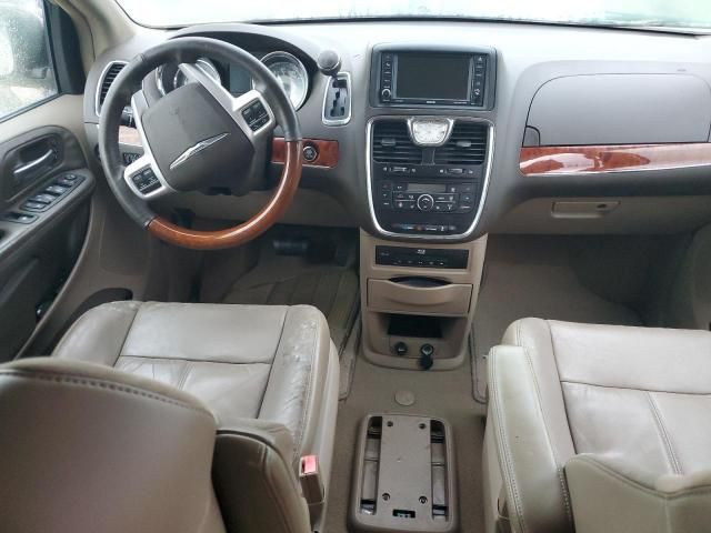 2015 Chrysler Town & Country Limited Platinum