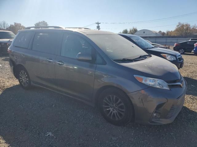 2018 Toyota Sienna XLE