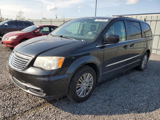 2014 Chrysler Town & Country Touring L