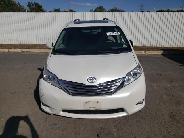 2016 Toyota Sienna XLE