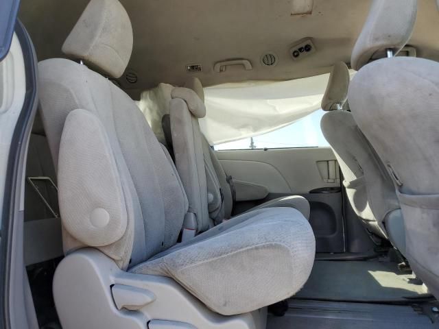 2011 Toyota Sienna LE