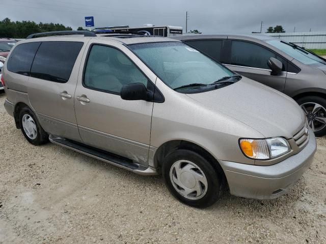 2002 Toyota Sienna LE