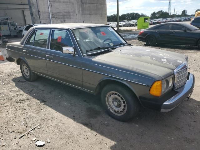 1984 Mercedes-Benz 300 DT