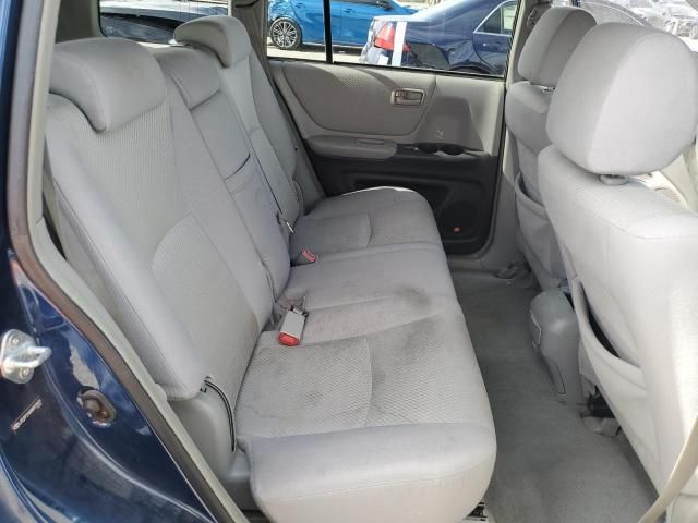 2004 Toyota Highlander Base