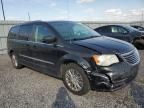 2014 Chrysler Town & Country Touring L