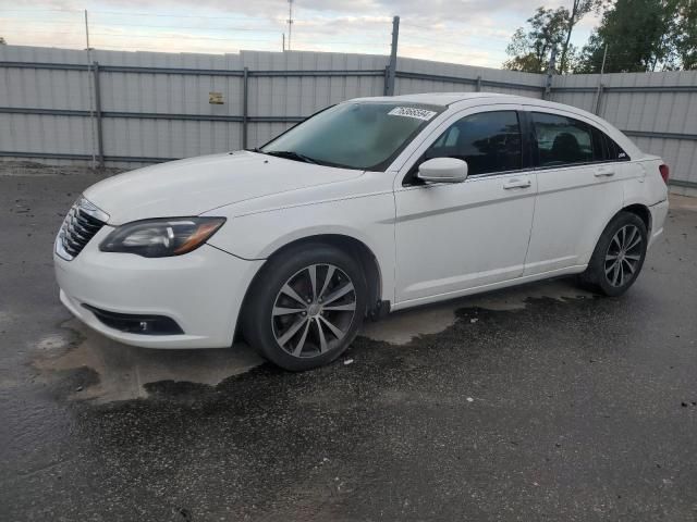 2013 Chrysler 200 Touring