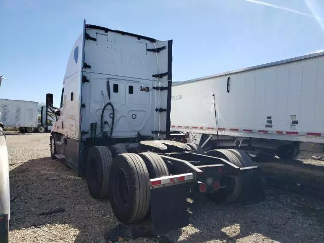 2016 Freightliner Cascadia 125