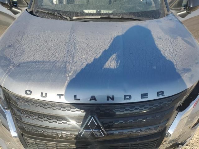 2023 Mitsubishi Outlander SE