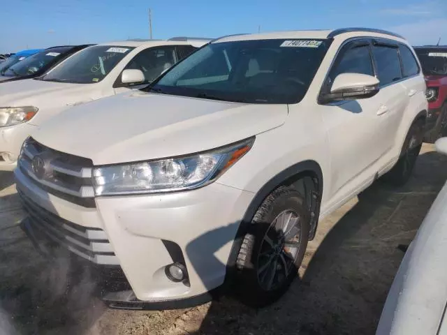 2018 Toyota Highlander SE