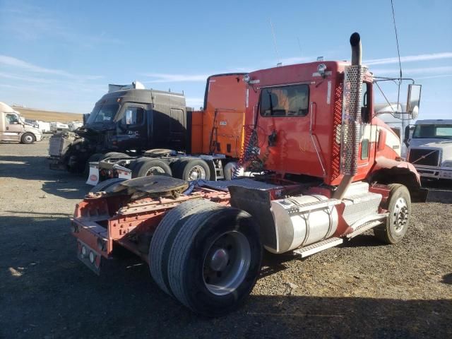 2013 Kenworth Construction T800