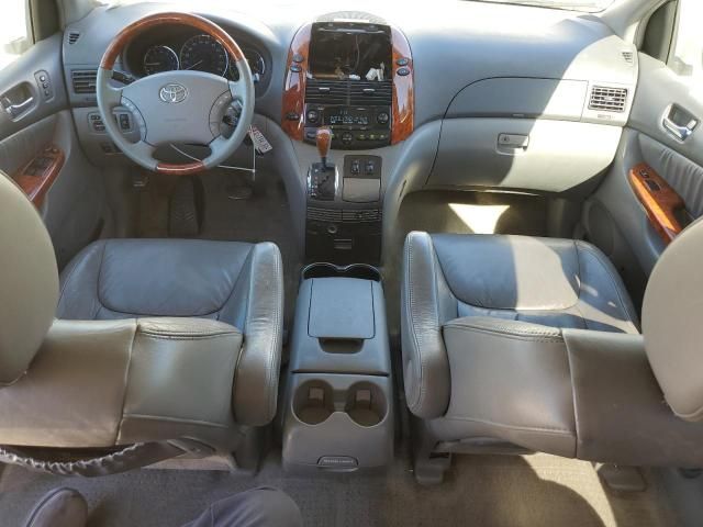 2010 Toyota Sienna XLE