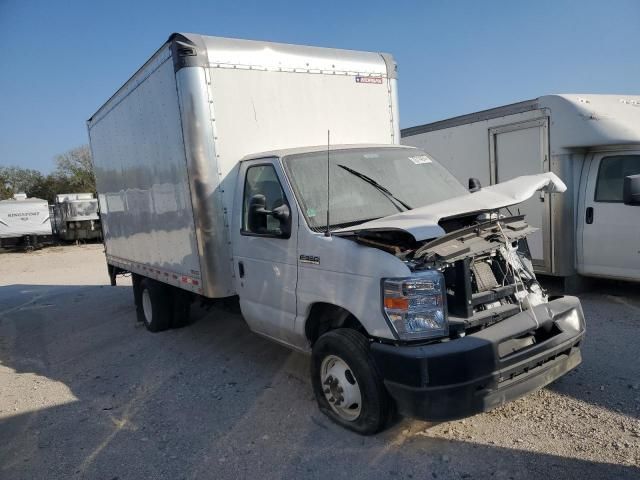 2023 Ford Econoline E350 Super Duty Cutaway Van