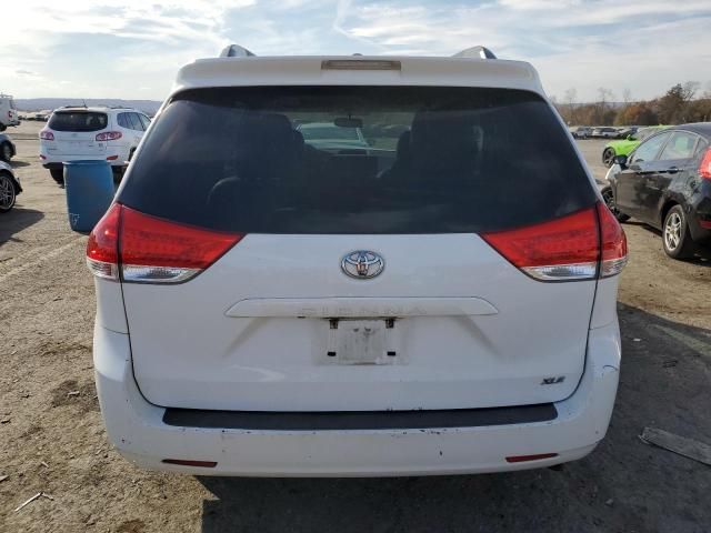 2013 Toyota Sienna XLE