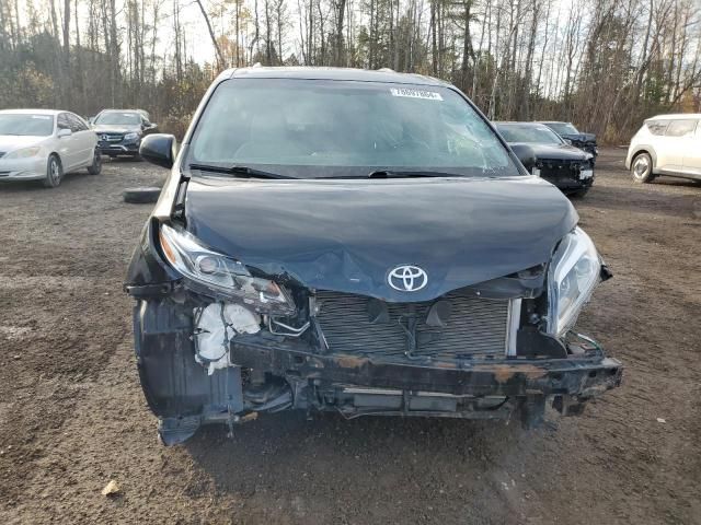 2016 Toyota Sienna XLE