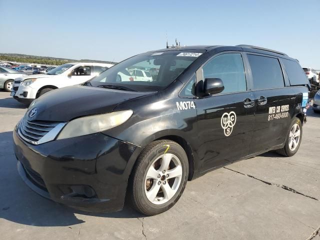 2014 Toyota Sienna LE