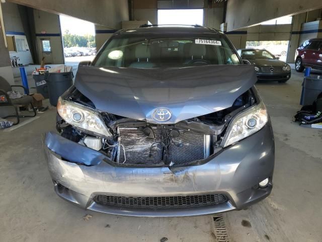 2016 Toyota Sienna XLE