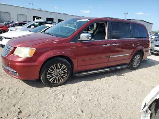 2013 Chrysler Town & Country Touring L