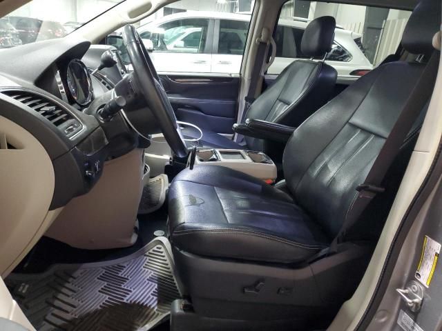 2016 Chrysler Town & Country Touring L