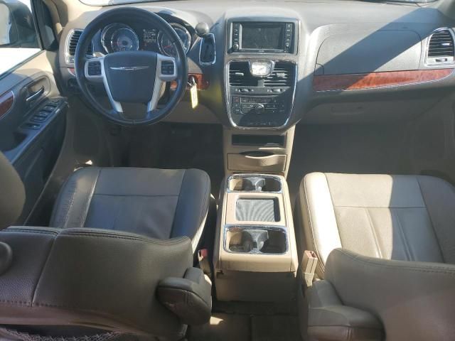 2016 Chrysler Town & Country Touring