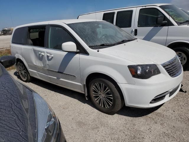 2014 Chrysler Town & Country S