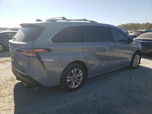 2022 Toyota Sienna XLE