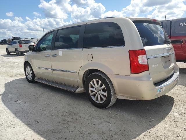 2016 Chrysler Town & Country Limited Platinum