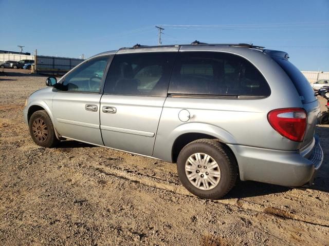 2005 Chrysler Town & Country LX