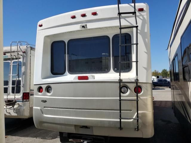 2005 Damon 2005 Workhorse Custom Chassis Motorhome Chassis W2