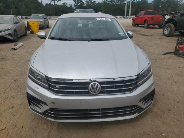 2017 Volkswagen Passat R-Line