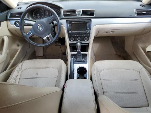 2013 Volkswagen Passat SE