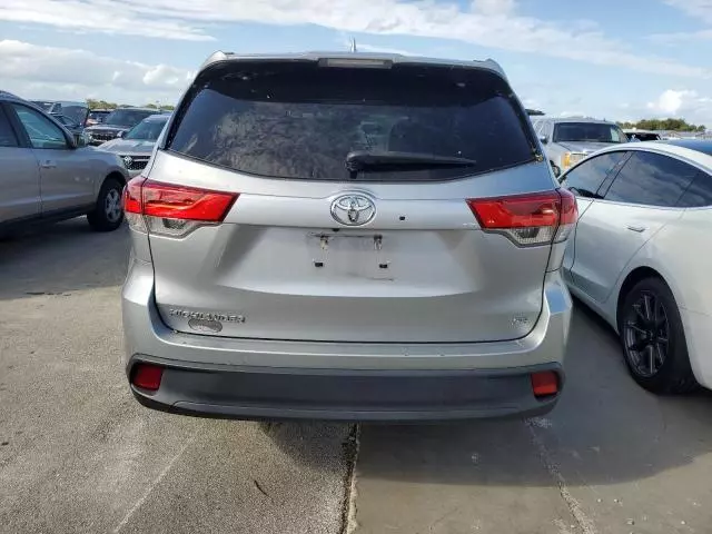 2017 Toyota Highlander SE