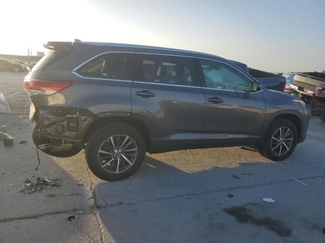 2019 Toyota Highlander SE