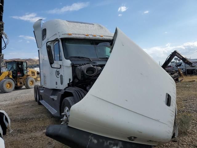 2000 Freightliner Conventional FLC120