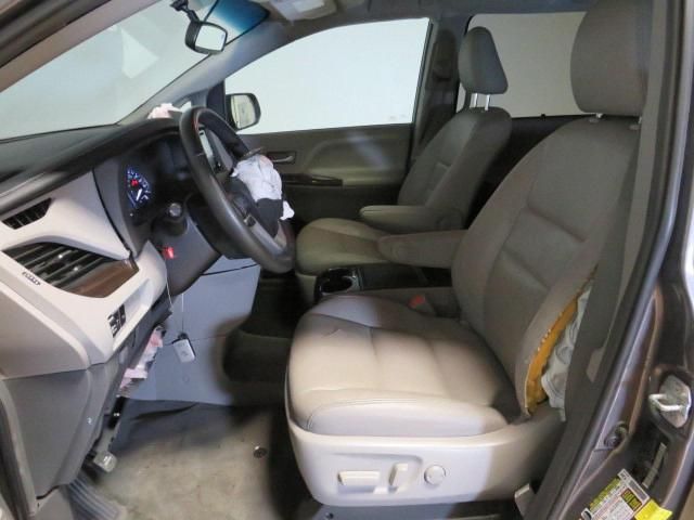 2018 Toyota Sienna XLE