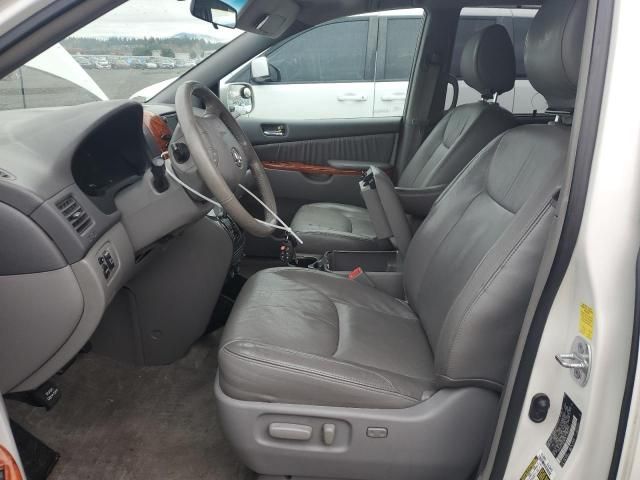 2010 Toyota Sienna XLE