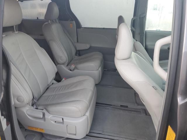 2013 Toyota Sienna XLE