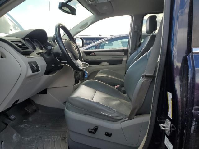 2013 Volkswagen Routan SE