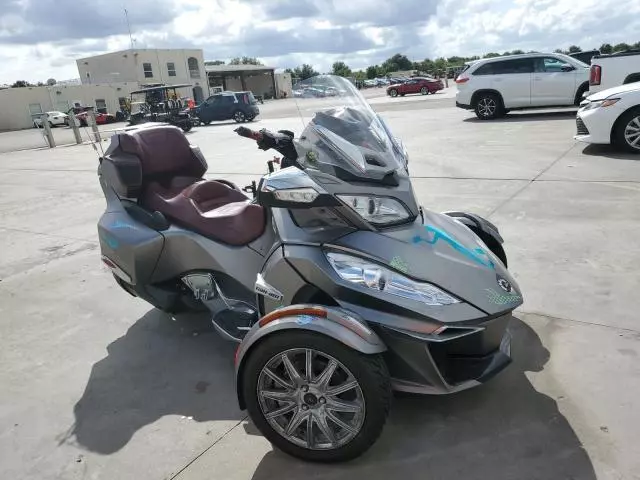 2014 Can-Am Spyder Roadster RT