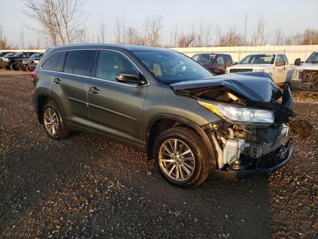 2017 Toyota Highlander SE