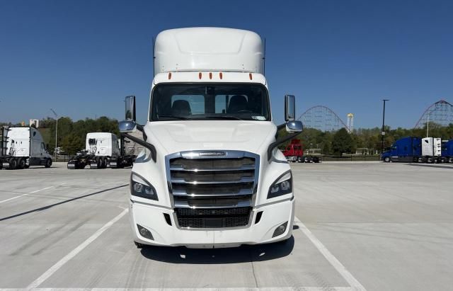 2019 Freightliner Cascadia 116