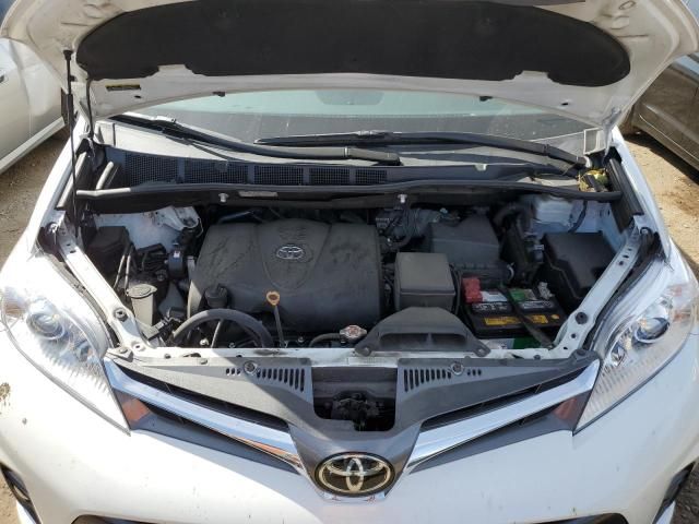 2019 Toyota Sienna XLE