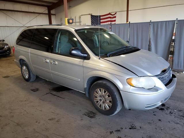 2007 Chrysler Town & Country LX