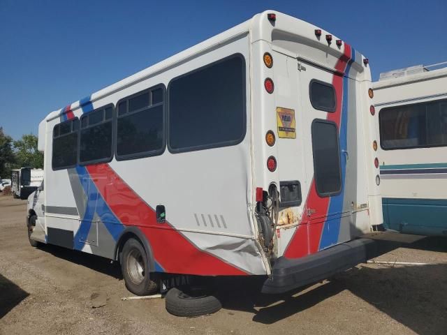 2008 Ford Econoline E450 Super Duty Cutaway Van