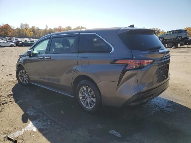 2021 Toyota Sienna XLE