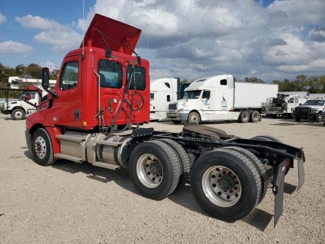 2020 Freightliner Cascadia 126