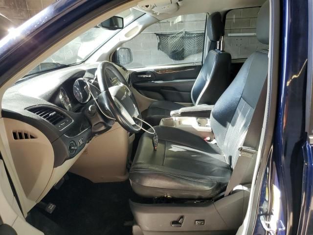 2014 Chrysler Town & Country Touring L