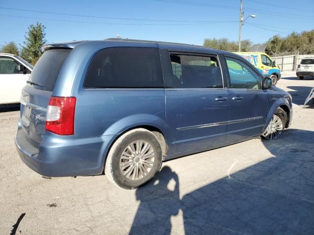 2011 Chrysler Town & Country Touring L